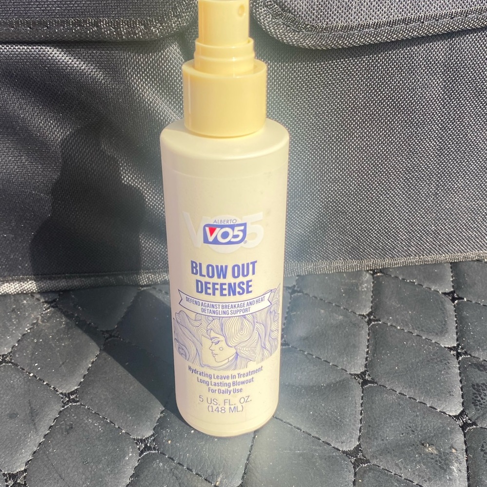 VO5 Blow Out Defense Leave-In Treatment - Yellow Bottle